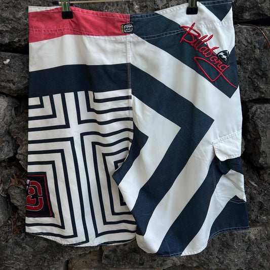 Y2K Billabong Boardshorts - Size 34