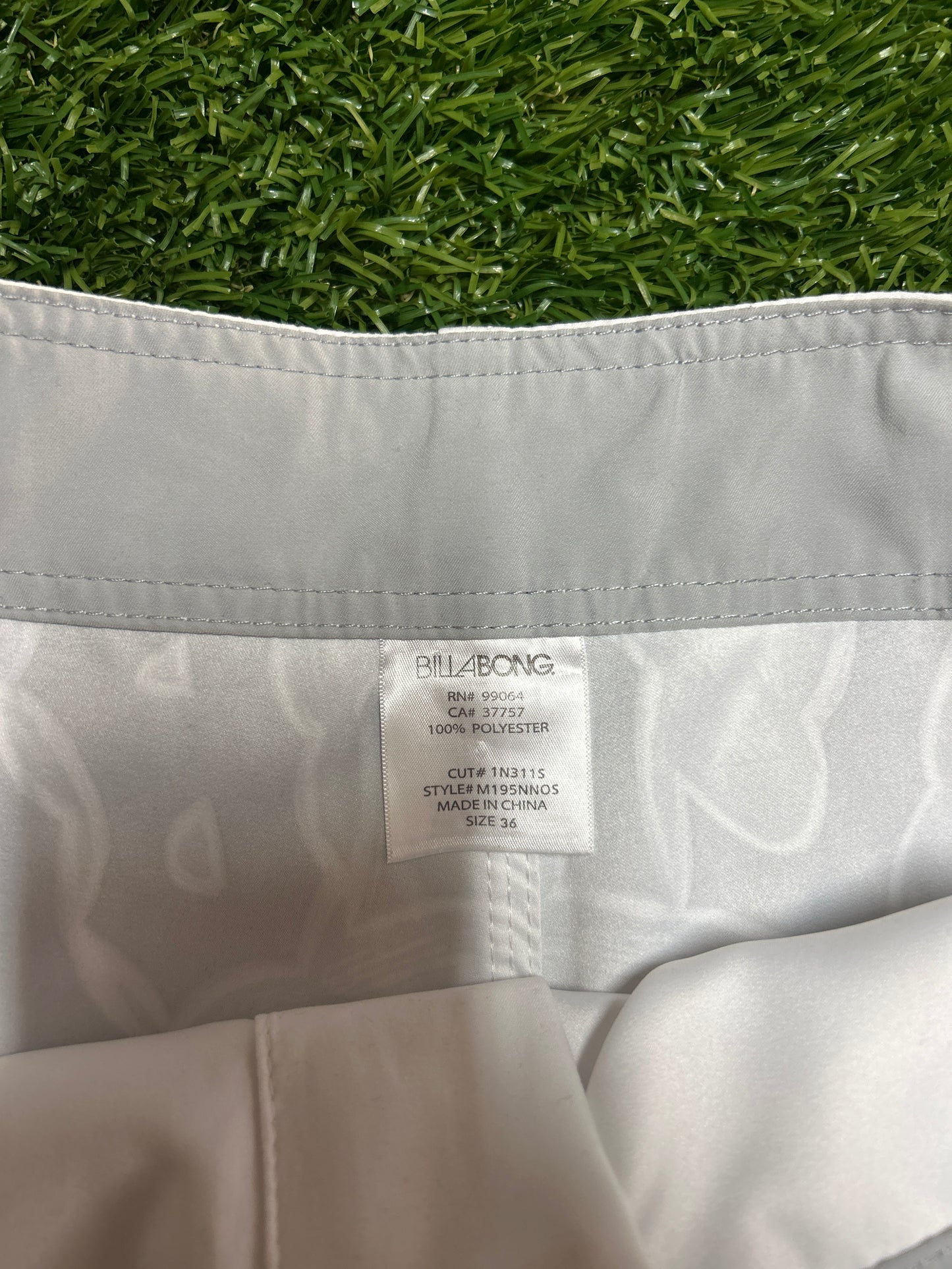Y2K Billabong Spellout Boardshorts - Size 36
