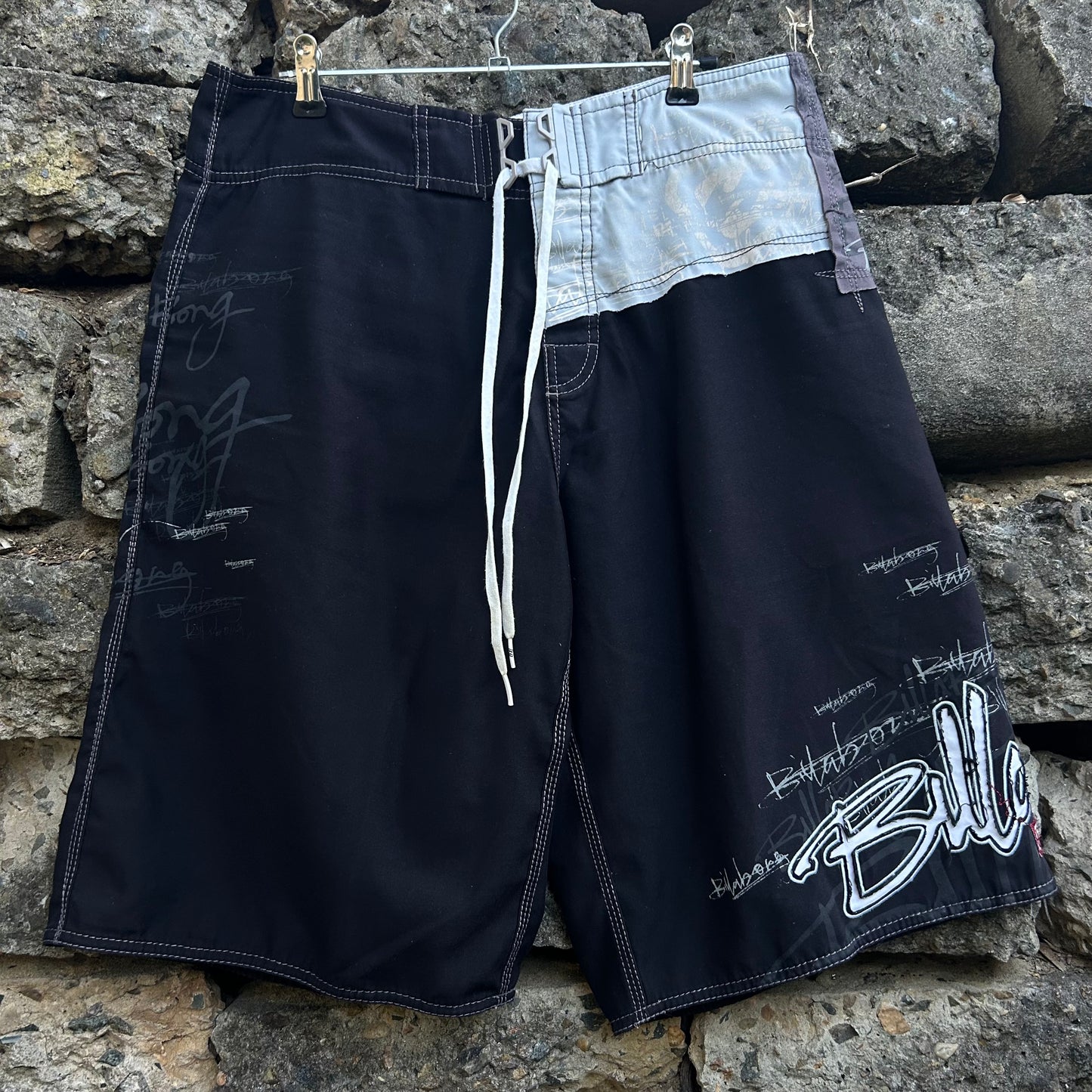 Y2K Billabong Boardshorts - Size 33