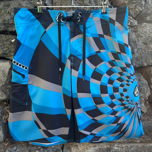 Y2K Volcom Boardshorts - Size 34