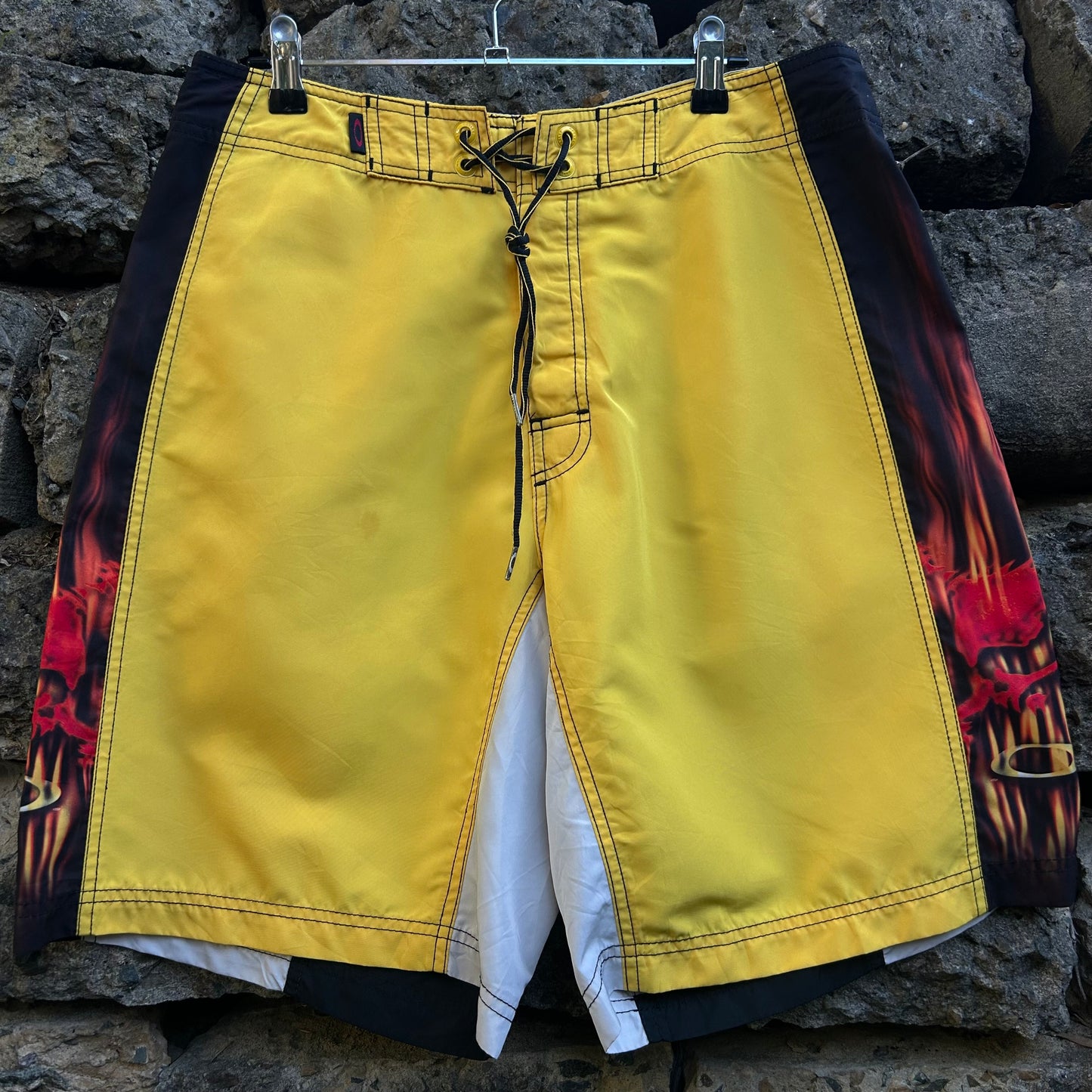 Y2K Oakley Flame Boardshorts - Size 32 (rare)