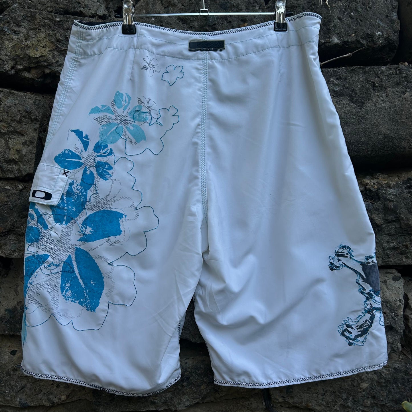 Y2K Oakley Boardshorts - size 34