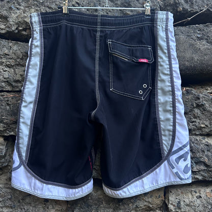 Y2K Billabong Boardshorts - Size 30 (Adjustable)