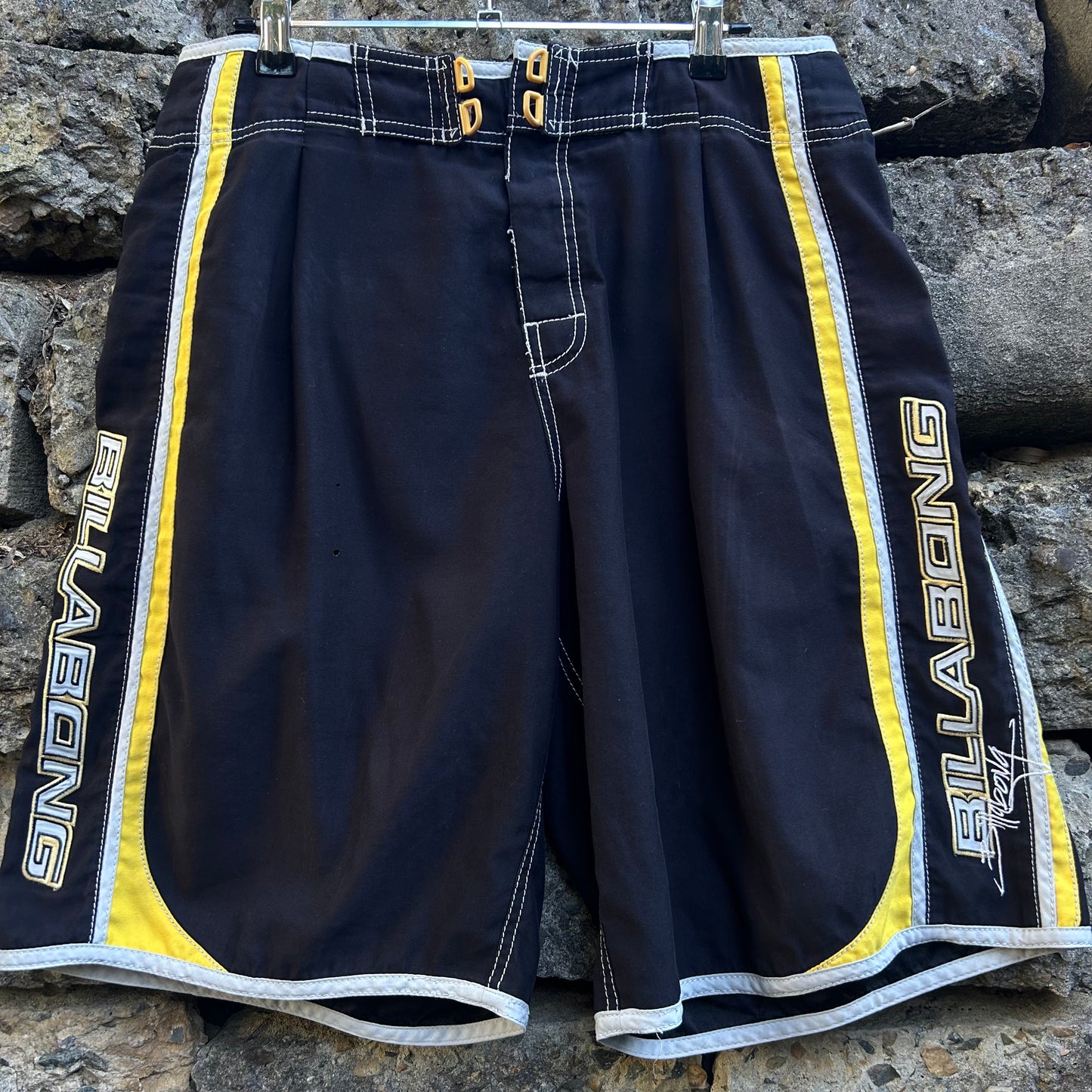 Y2K Billabong Boardshorts - Size 36