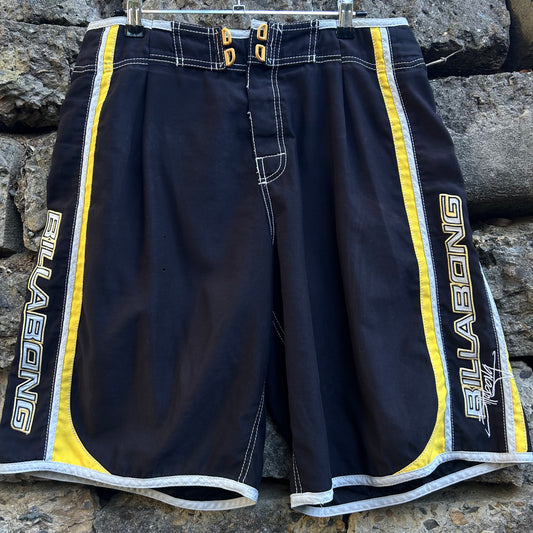 Y2K Billabong Boardshorts - Size 36