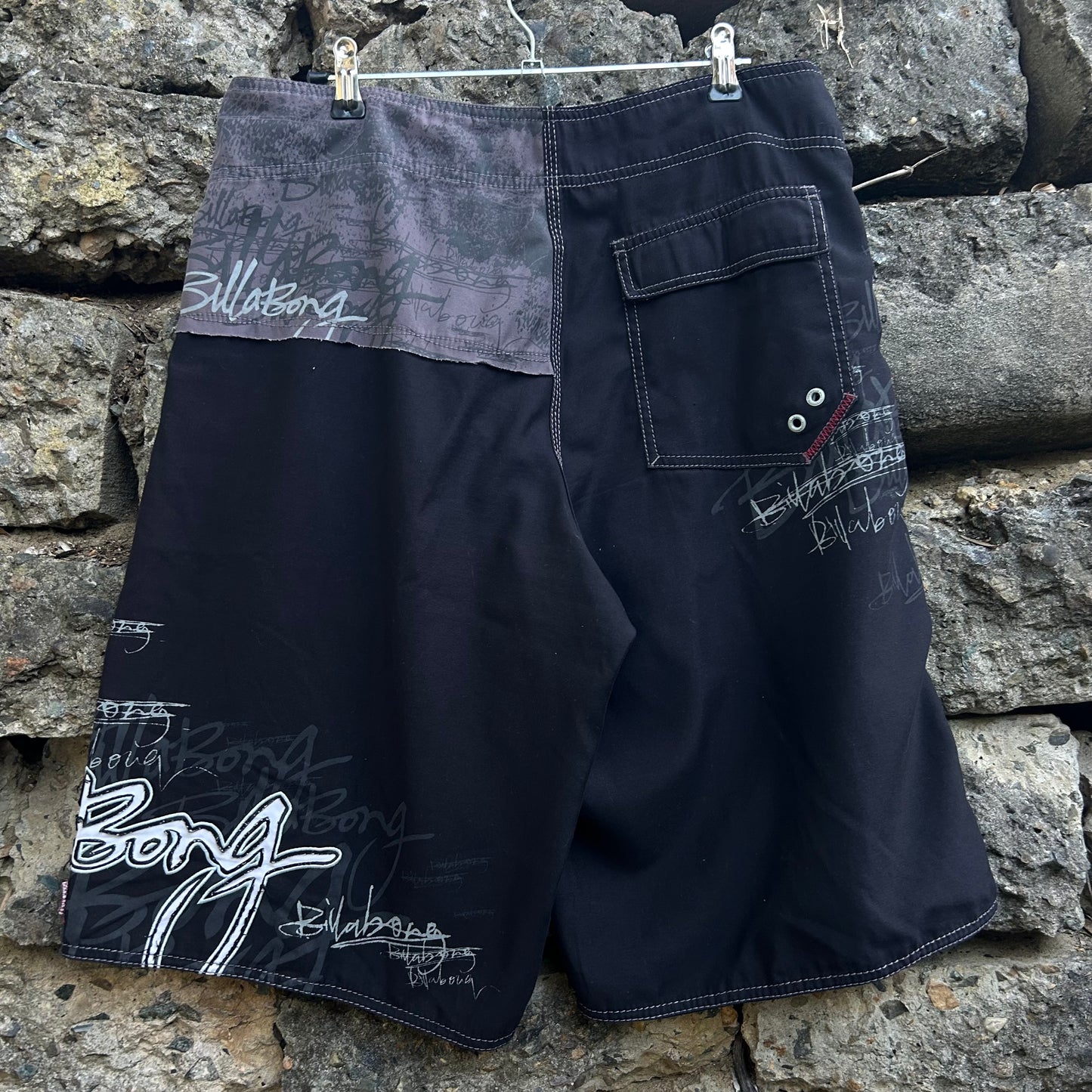Y2K Billabong Boardshorts - Size 33