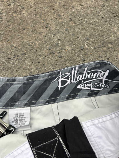 Y2K Andy Irons Signature Billabong Boardshorts - Size 31