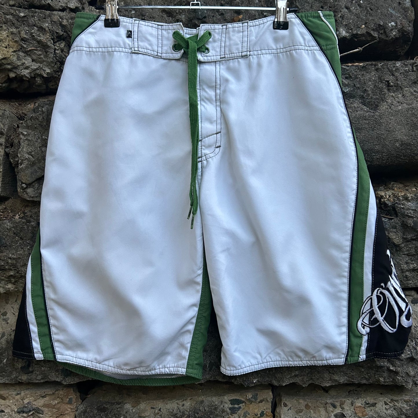 Y2K O’Neill Boardshorts - Size 32