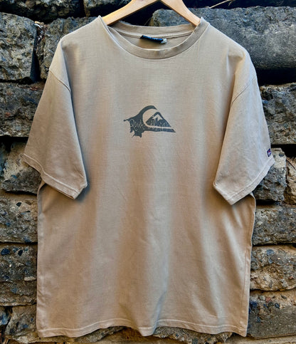 Quiksilver spellout Y2K, vintage surfwear 