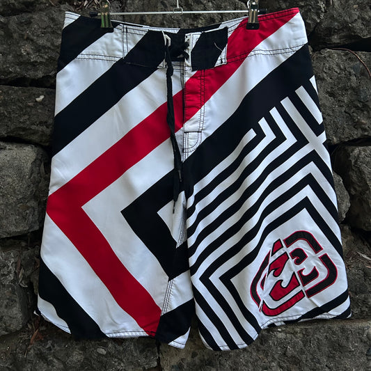 Y2K Surfwear white red black 