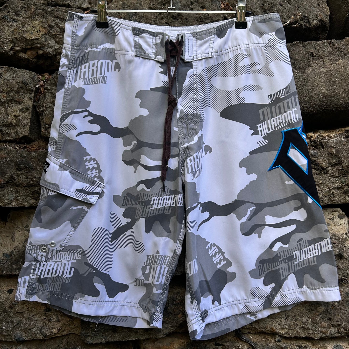 Y2K Spellout Billabong Boardshorts - Size 32