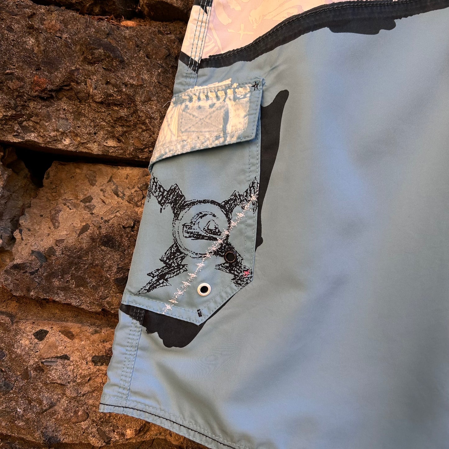 Y2K Quiksilver Boardshorts - Size 34