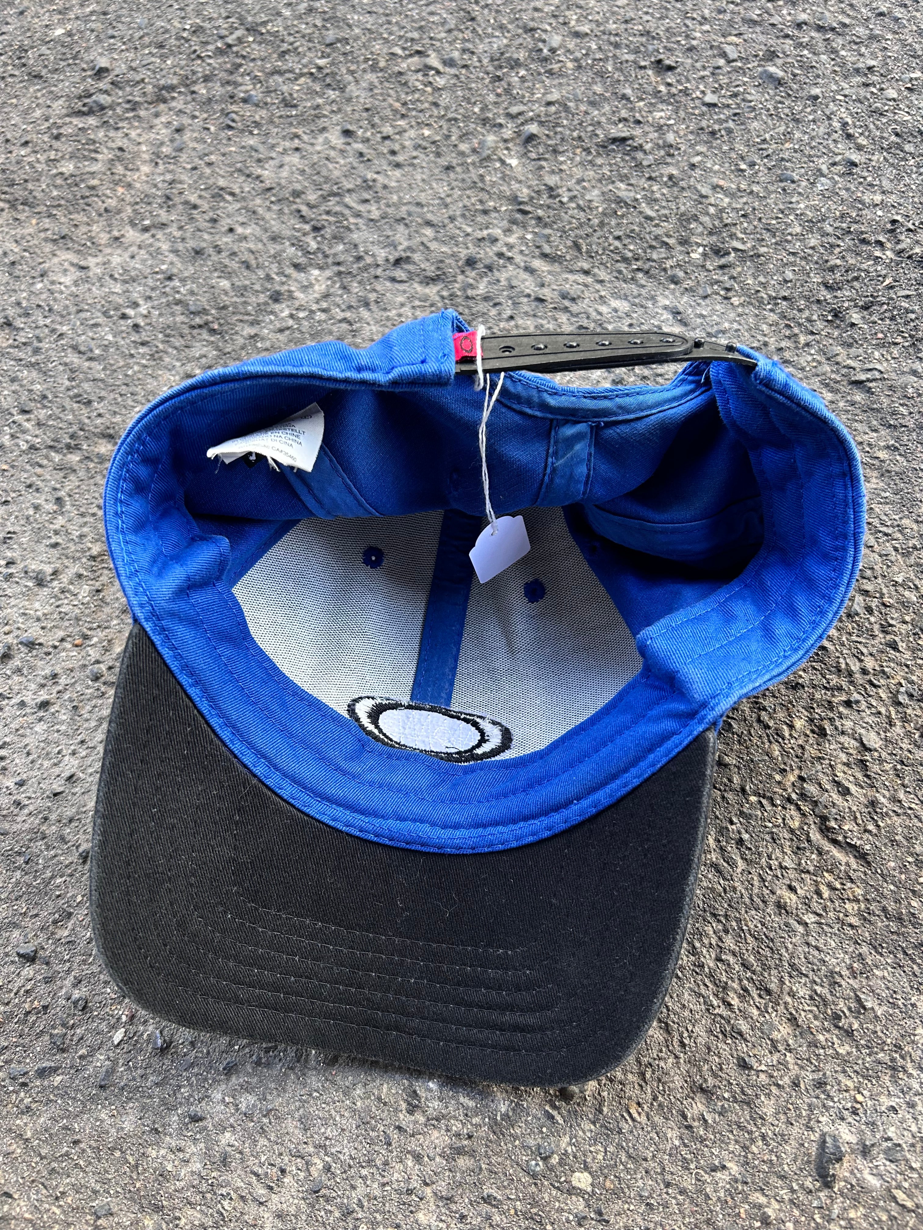 Vintage 00's Oakley cap – Moe's Collective