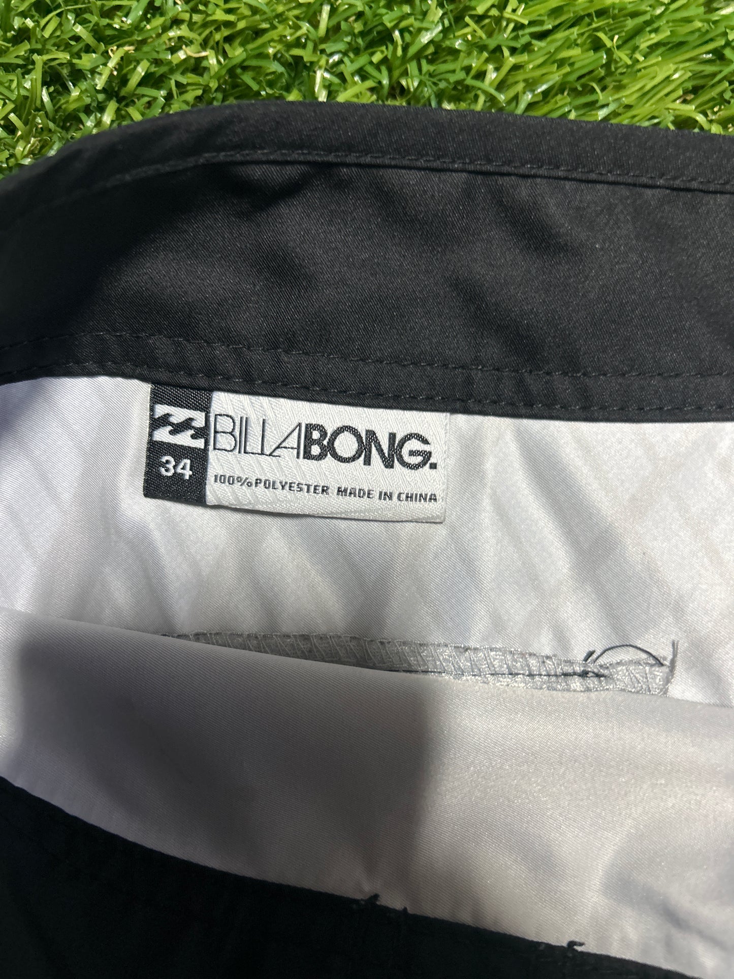 Y2K Billabong Boardshorts - Size 34