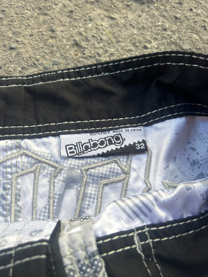 Y2K Billabong Spellout Boardshorts - Size 32