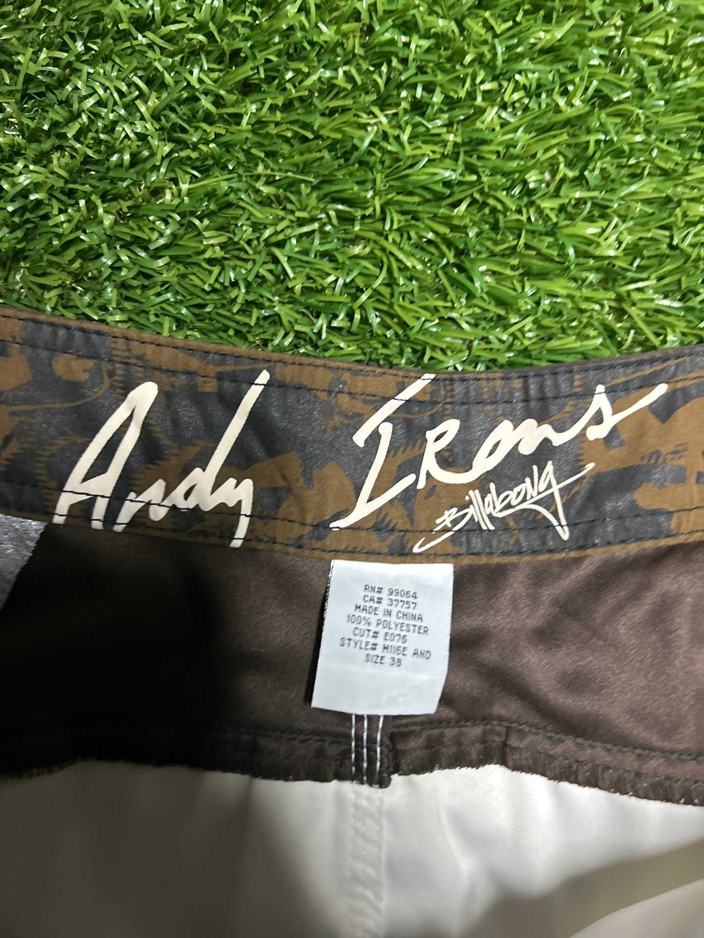 Y2K Andy Irons Signature Billabong Boardshorts - Size 38