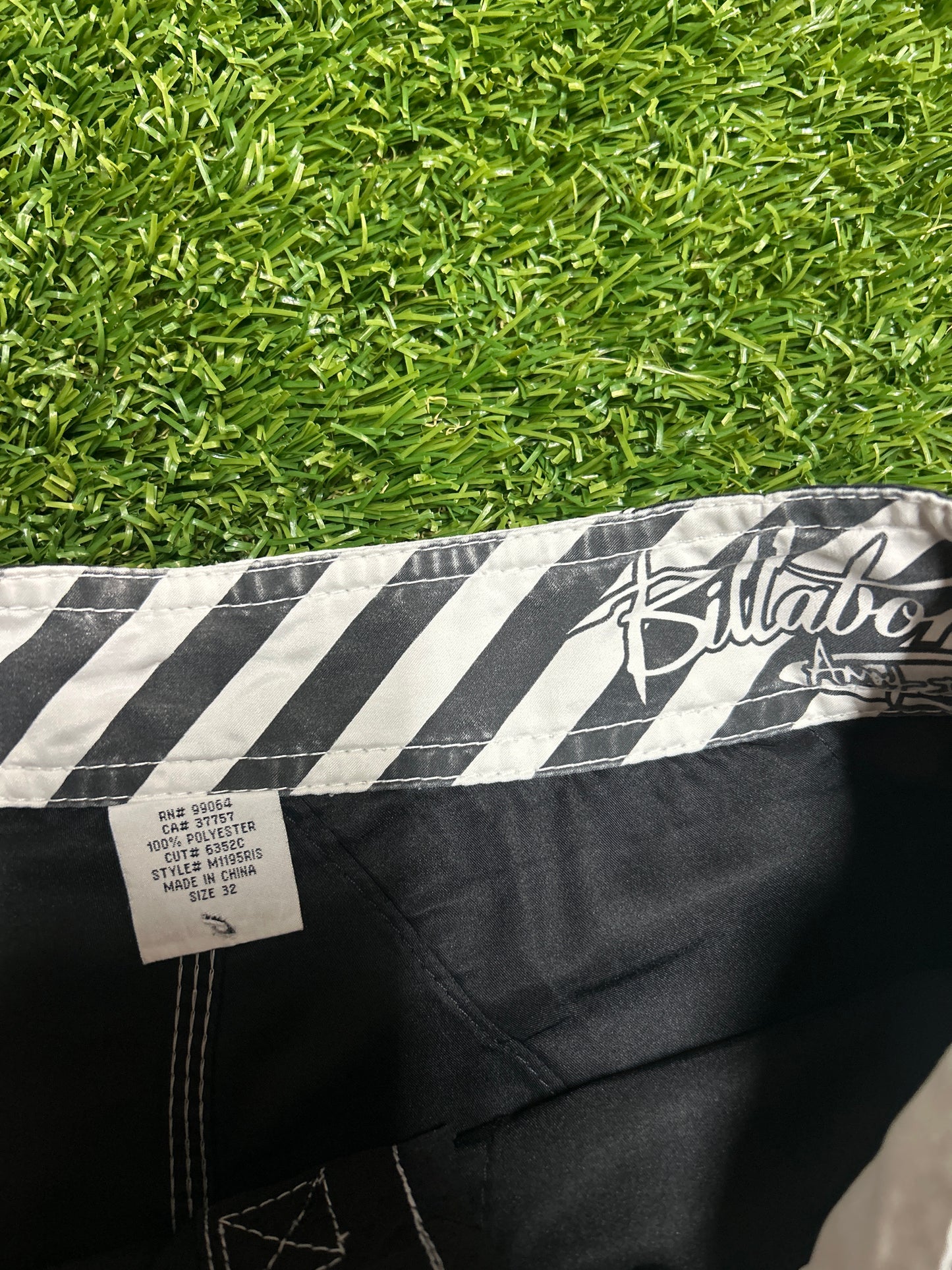 Y2K Andy Irons Signature Rising Sun Billabong Boardshorts - Size 32