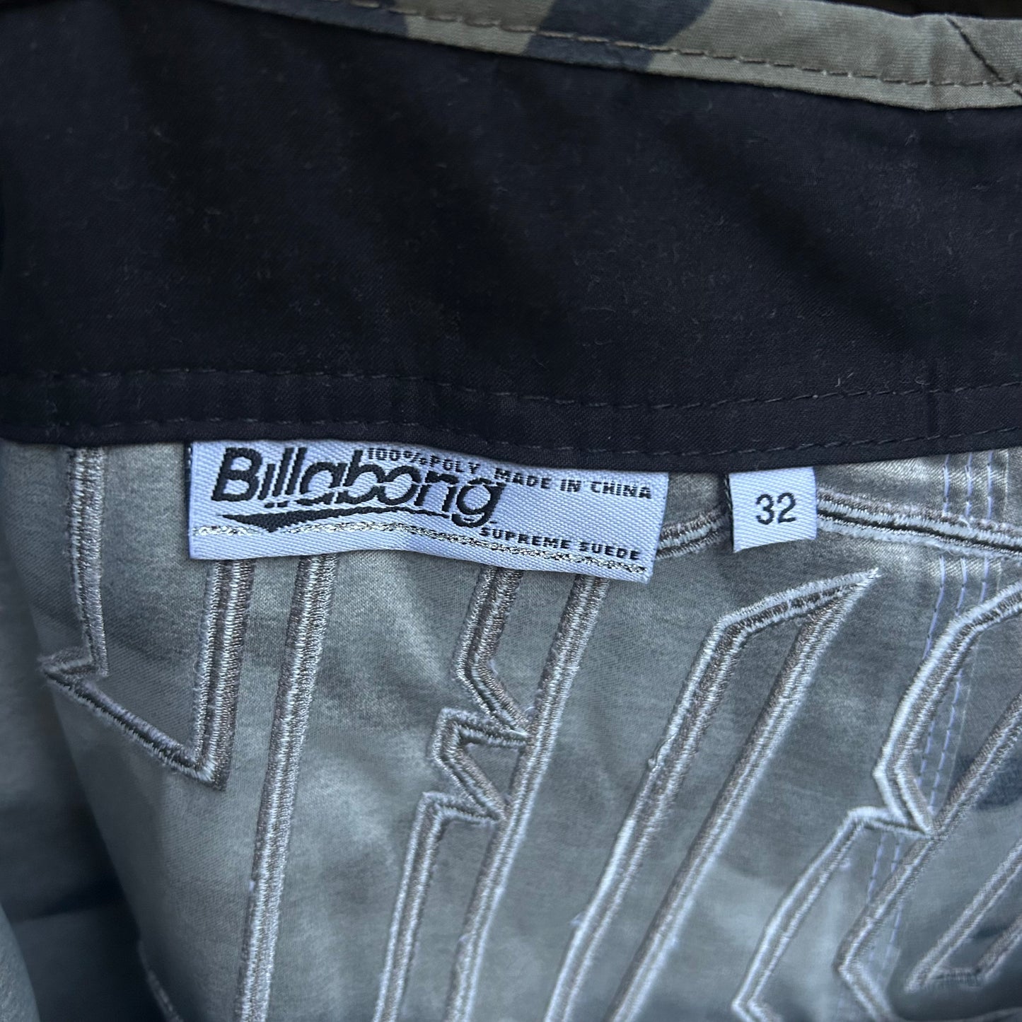 Y2K Billabong Boardshorts - Size 32