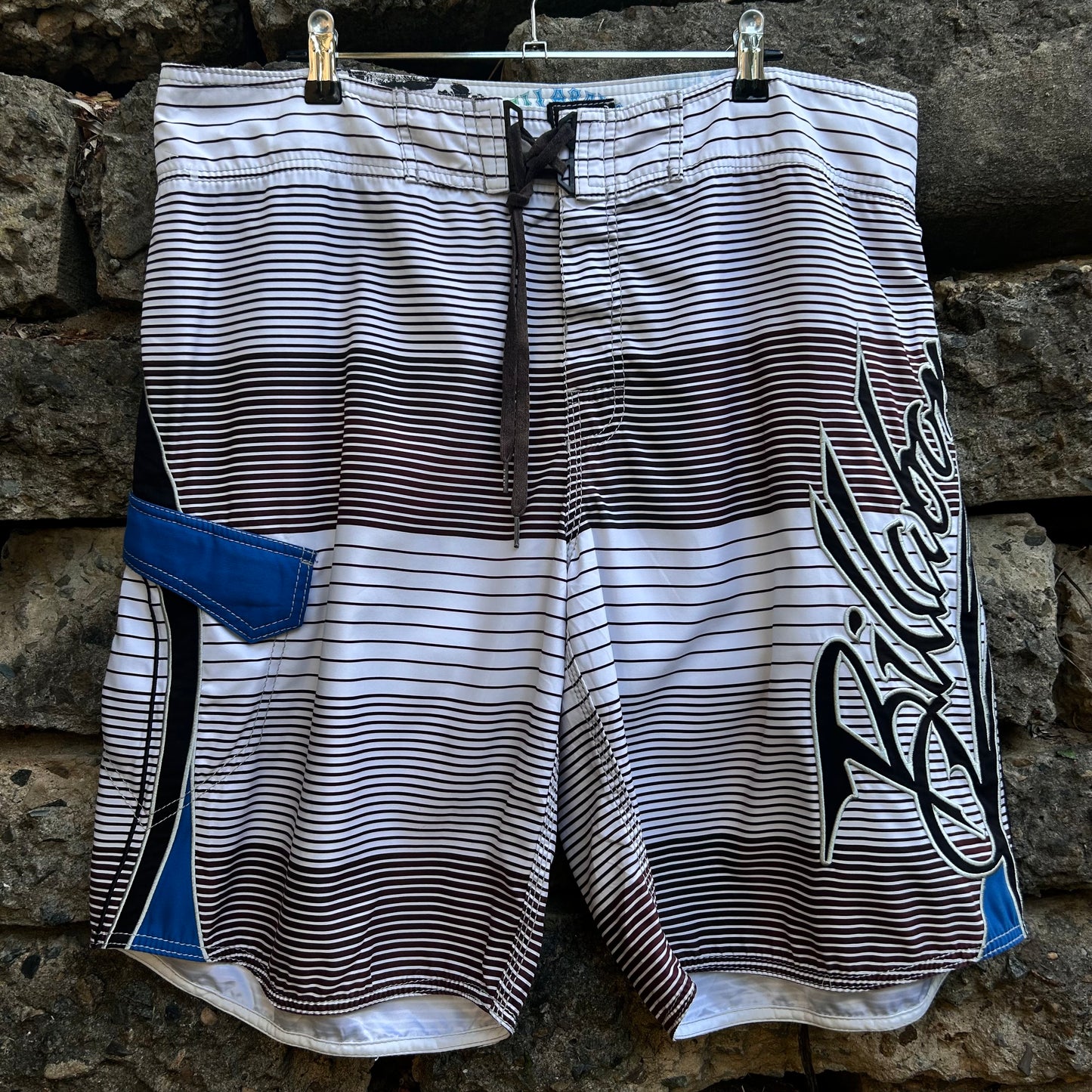Billabong spellout Y2K, blue and white, vintage surfwear 