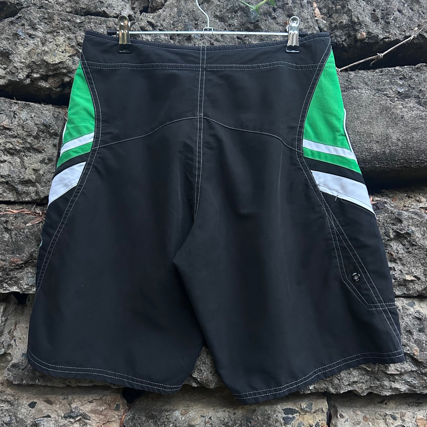Y2K O’Neill Boardshorts - Size 28
